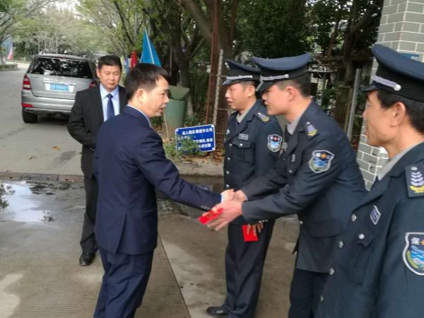 春節(jié)執(zhí)勤慰問