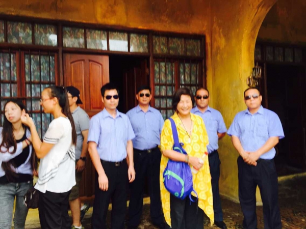 《曼谷》鄭佩佩、陳法蓉開機(jī)現(xiàn)場護(hù)衛(wèi)